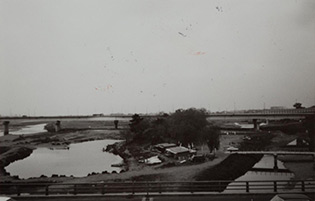 兵庫島近辺の桃山の白黒写真